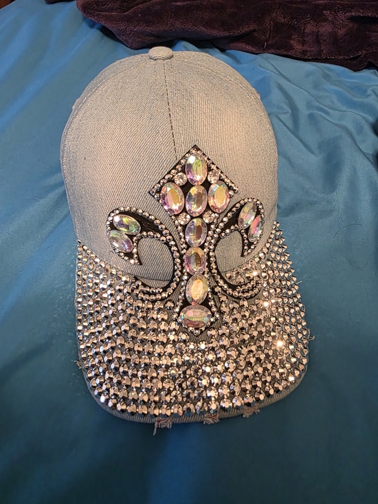 theAlabamagirl.com Accessories - Rhinestone Fleur-de-Lis Embellished Baseball Cap - Silver